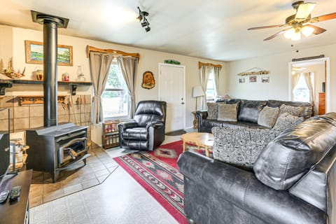 Quiet Pagosa Springs Cabin: Lake & Mountain Views! House in Colorado