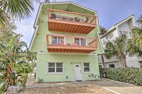 Bright St Augustine Home - Walk to Crescent Beach House in Butler Beach