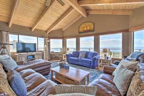 Spectacular Ocean View Retreat w/ Private Beach House in Mendocino County