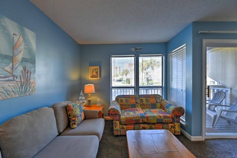 Cozy Destin Studio w/ Shared Pools + Beach Access! Apartment in Destin