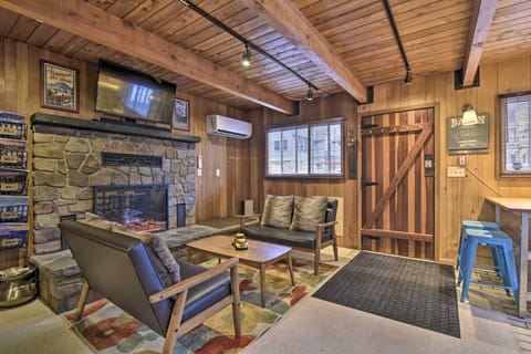 Inviting Mt. Hood Cabin w/ Porch: 1 Mi to Skibowl! House in Government Camp