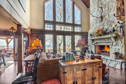 Luxury Sapphire Cabin: Mtn Views + Resort Access! House in Tennessee