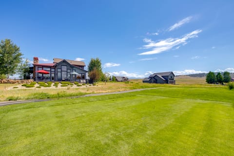 Grand Elk Golf Club On-Site: Mtn-View Home w/ Deck House in Granby