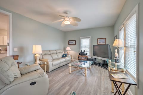 Updated Family Getaway: Walk to Sea Haven Beach! House in North Topsail Beach