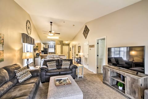 Near Branson Strip! Water-View Condo w/ Balcony Apartment in Branson