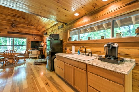 Lyndhurst Cabin on Farm w/ Pond & Stocked Stream! House in Nelson County