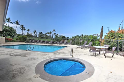 Kona Golf Condo on Eighteenth Tee w/ Pool Access Apartment in South Kona