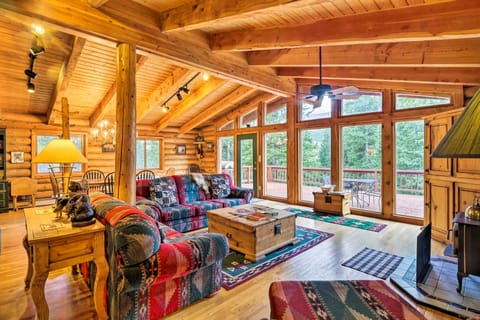 'Bear View Lodge' in Alma: 15 Mi to Breckenridge! House in Park County