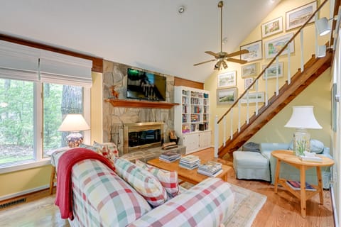 'Smallwood' Cute Highlands Home w/ Screened Porch! House in Highlands