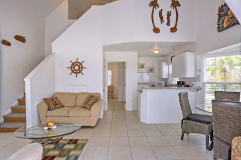 Lovely 'Sea Dreams Villa' w/ Private Beach & Deck! Villa in Cayman Islands