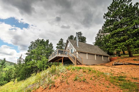 Hillside Cripple Creek Cabin w/Hot Tub, Mtn Views! Haus in Colorado
