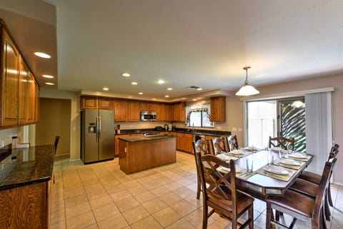 Spacious Litchfield Park Home w/ Yard, Heated Pool Haus in Glendale