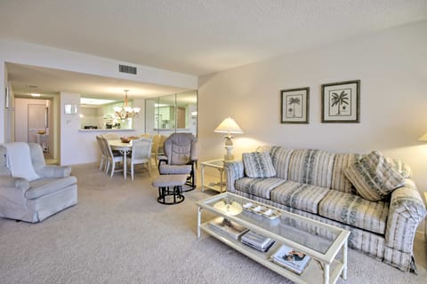 Beachfront Sarasota Resort Condo: Siesta Key View! Apartment in Siesta Beach