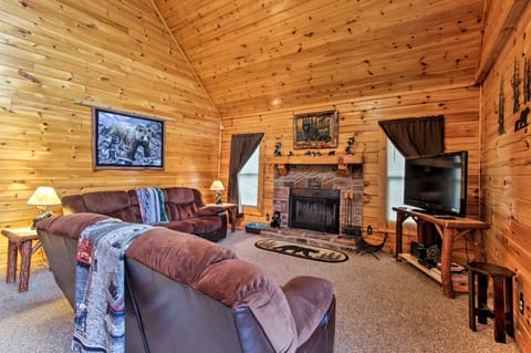 Rustic Sevierville Cabin w/ Covered Porch! House in Sevierville