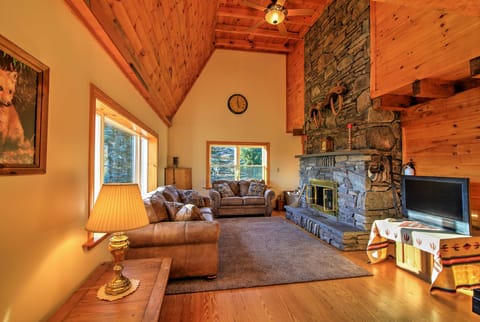 'Bearpen Lodge' on 125 Acres - Near Belleayre Mtn! House in Hudson Valley
