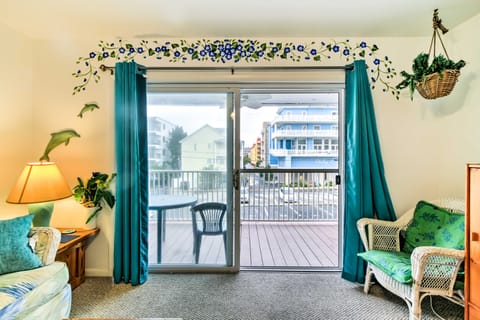 Central Ocean City Condo w/ Balcony & Ocean Views! Apartment in Ocean City