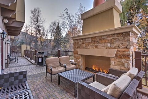 Luxury Mountain Condo w/ Community Perks & Shuttle Apartment in Avon