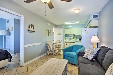 Gulf Shores Condo w/ Pool Access: Steps to Beach! Apartment in West Beach