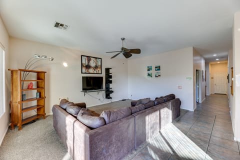 Chandler Oasis w/ Pool, Fire Pit, & Grill! House in Chandler