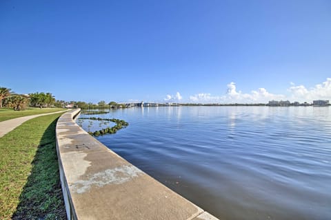 Charming 2BR Lake Worth Condo Steps from the Water Condo in Lake Worth
