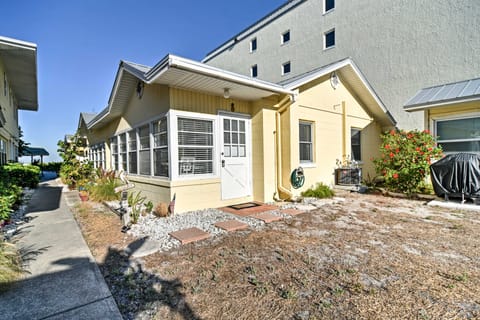 Indian Shores Cottage w/ Cabana - Steps to Beach! Cottage in Indian Shores