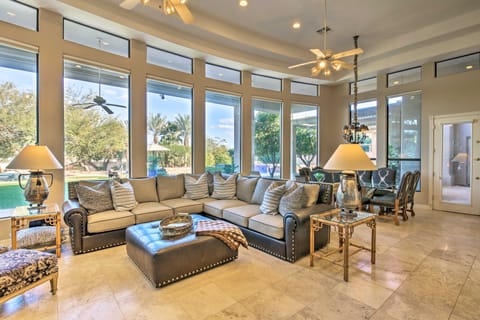 Lavish Paradise Valley Home w/ Sports Court & Pool Casa in Paradise Valley