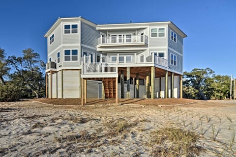 Ocean Springs 'Magnolia Beach House' on Pvt Beach! House in Mississippi