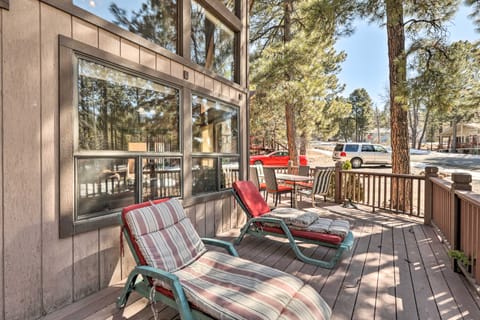 Cabin w/Wraparound Porch - 20 Mins from Flagstaff! Casa in Munds Park