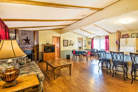 Waterfront House w/ Boat Slip on Lake Eufaula! House in Eufaula