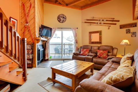 Silverthorne Condo w/Pool Access - Shuttle to Town Apartment in Wildernest