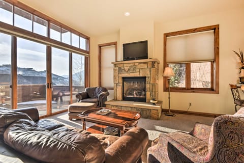 Crested Butte Townhome w/ Views - Steps to Lifts! Apartment in Colorado