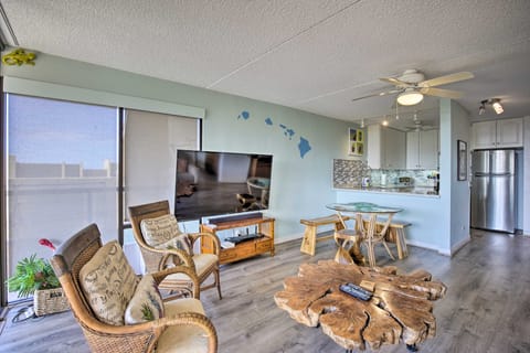 Downtown Kona Condo w/ Pool Access: Walk to Beach! Apartment in Holualoa