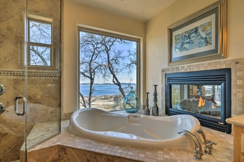 'Casa d'Amore': Extravagant Lakefront Villa! House in Granite Bay