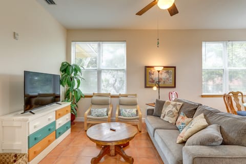 Indian Rocks Vacation Rental Condo: Steps to Beach Apartment in Indian Rocks Beach