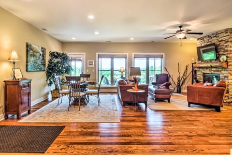 Center Hill Lake Rental: Steps to Hurricane Marina Condo in Center Hill Lake