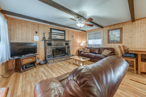 Cloudcroft Cabin Vacation Rental: 3 Mi to Skiing! House in Cloudcroft