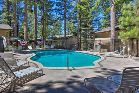 Tahoe Family Condo w/ Private Deck & Fireplace! Condominio in Incline Village