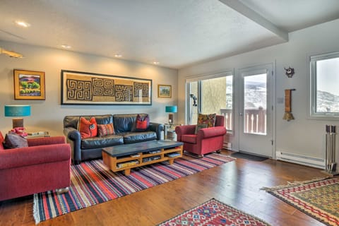 Vail Townhome w/ Garden Patio + Mountain Views! Appartement in Vail