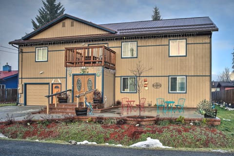 Expansive Getaway ~2 Miles to Mendenhall Glacier! Haus in Mendenhall Valley