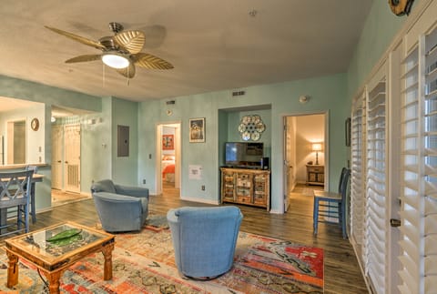 Resort Condo w/ Porch: 1 Mi to North Myrtle Beach! Apartment in North Myrtle Beach