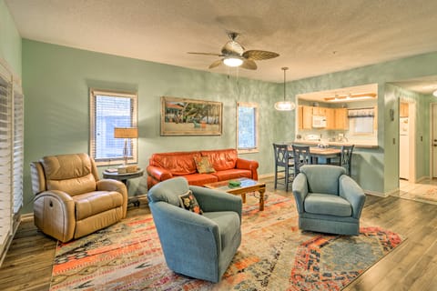 Resort Condo w/ Porch: 1 Mi to North Myrtle Beach! Apartment in North Myrtle Beach