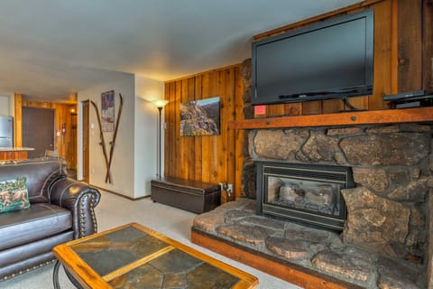 Winter Park Condo w/ Hot Tubs, 4 Mi to Ski Resort! Apartment in Fraser