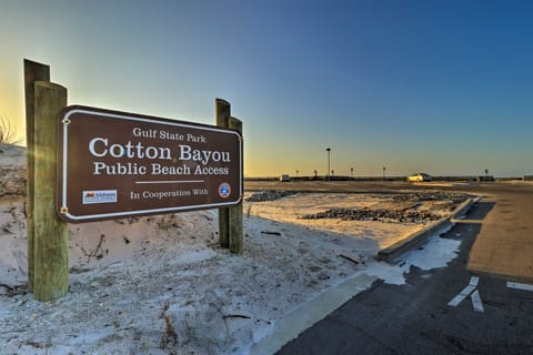 Orange Beach Family Duplex w/ Deck < 1 Mi to Shore House in Orange Beach