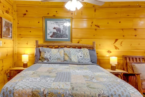 3 Mi to Dollywood: Pigeon Forge Resort Studio! House in Pigeon Forge