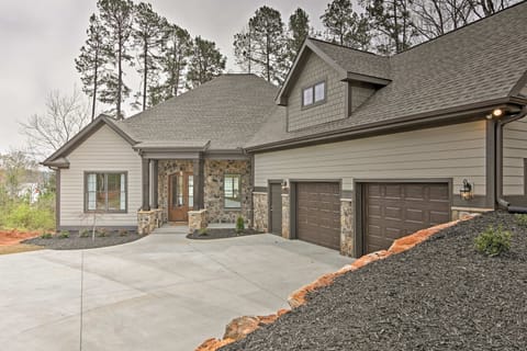 Seneca Home w/ Porch & Private Dock on Lake Keowee House in Lake Keowee