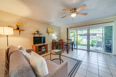 Keaau Apartment on Beautiful Acre w/ Pool & Deck! Apartment in Orchidlands Estates