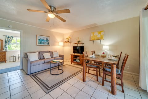 Keaau Apartment on Beautiful Acre w/ Pool & Deck! Apartment in Orchidlands Estates