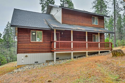 Cozy Hathaway Pines Mountain Cabin w/ Deck & Views House in Hathaway Pines