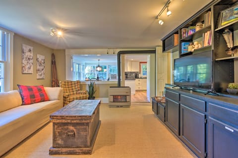 3-Acre Lodge w/ Snowmobile & Four-Wheeling Trails House in Allegheny River