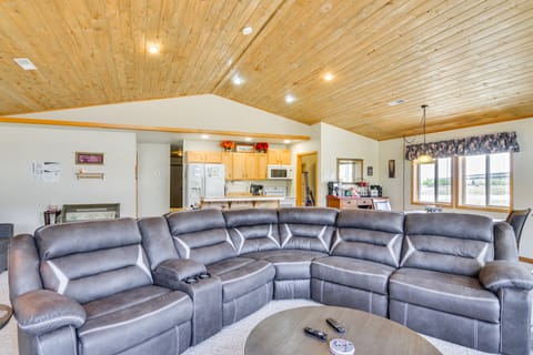Spacious Buena Vista Home w/ Fire Pit Near Skiing! House in Park County